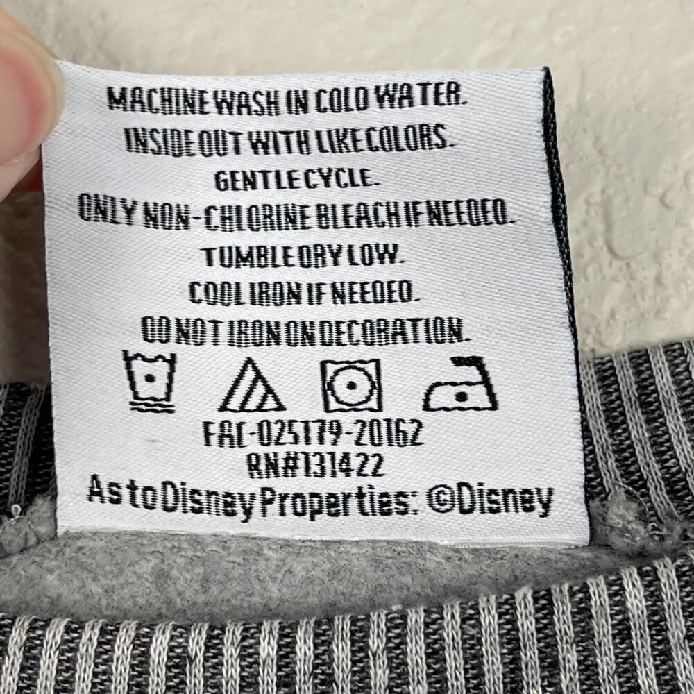 Disneyland Resort Sherpa Spirit Jersey Unisex Medium White Gray Puffy Print‎ - Picture 9 of 11